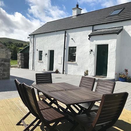 Mournes Family Cottage With Hot Tub Hilltown المظهر الخارجي الصورة