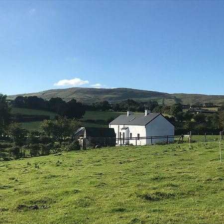 Mournes Family Cottage With Hot Tub Hilltown المظهر الخارجي الصورة