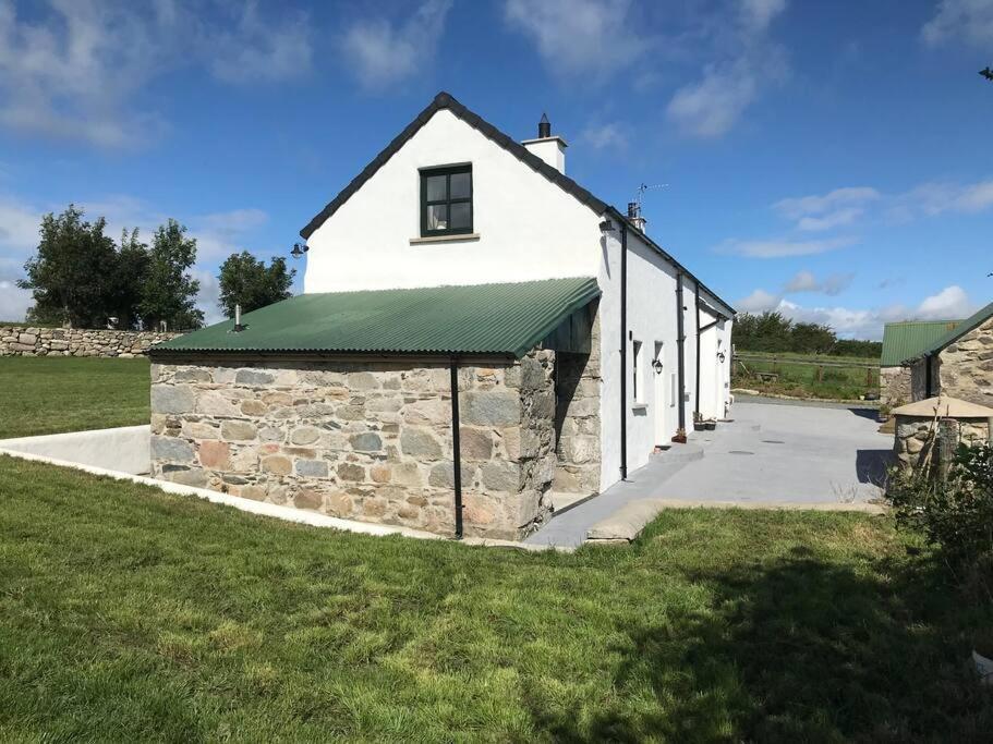 Mournes Family Cottage With Hot Tub Hilltown المظهر الخارجي الصورة