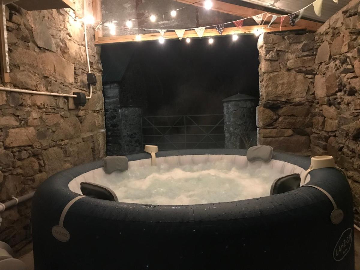 Mournes Family Cottage With Hot Tub Hilltown المظهر الخارجي الصورة