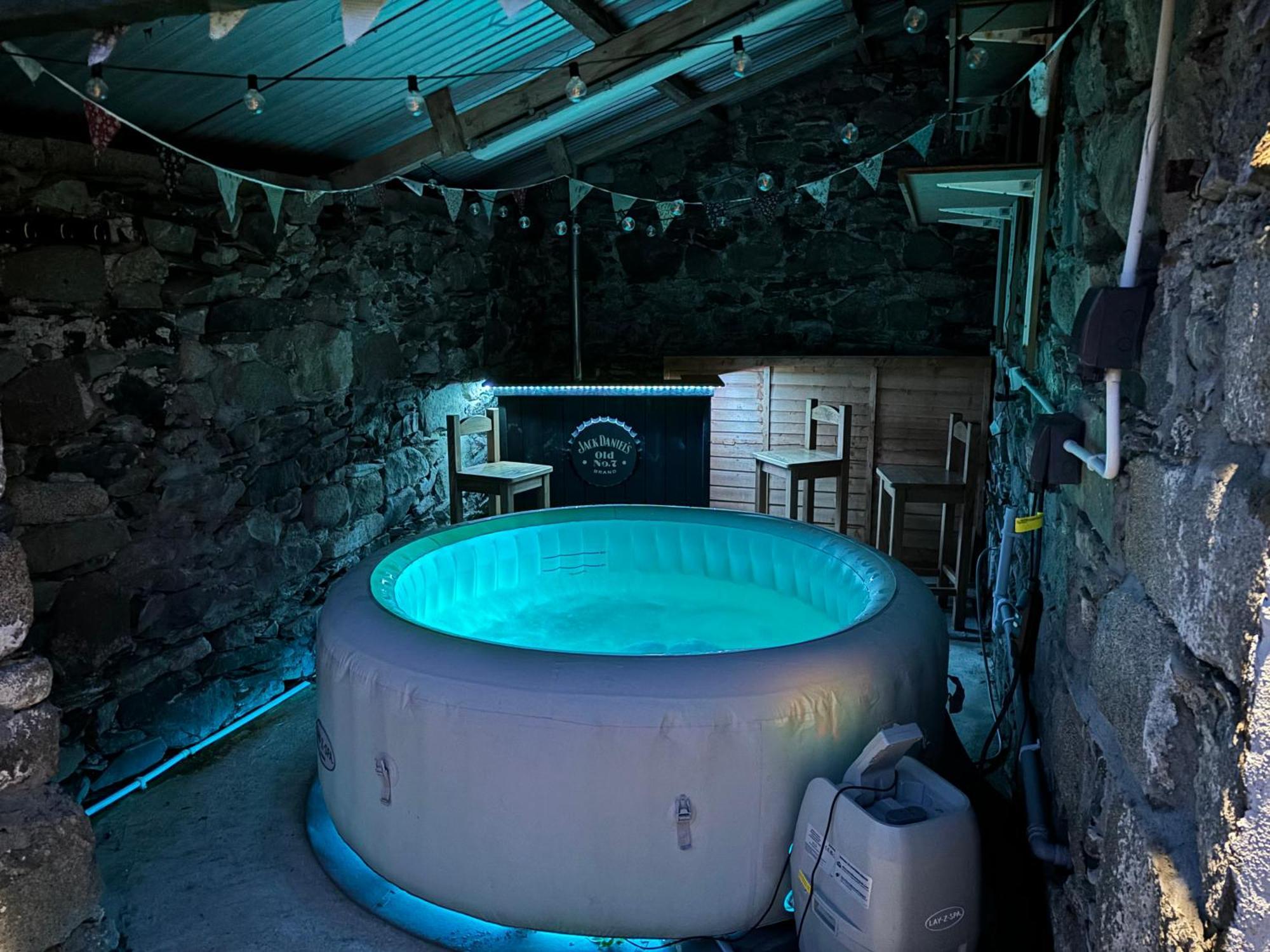 Mournes Family Cottage With Hot Tub Hilltown المظهر الخارجي الصورة